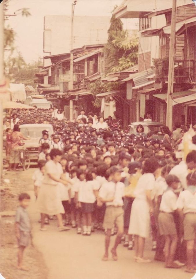 ตลาดวัดเกาะ ตรงซอยสามัคคีก่อนถึงหน้า รร.ประเทืองทิพย์วิทยา