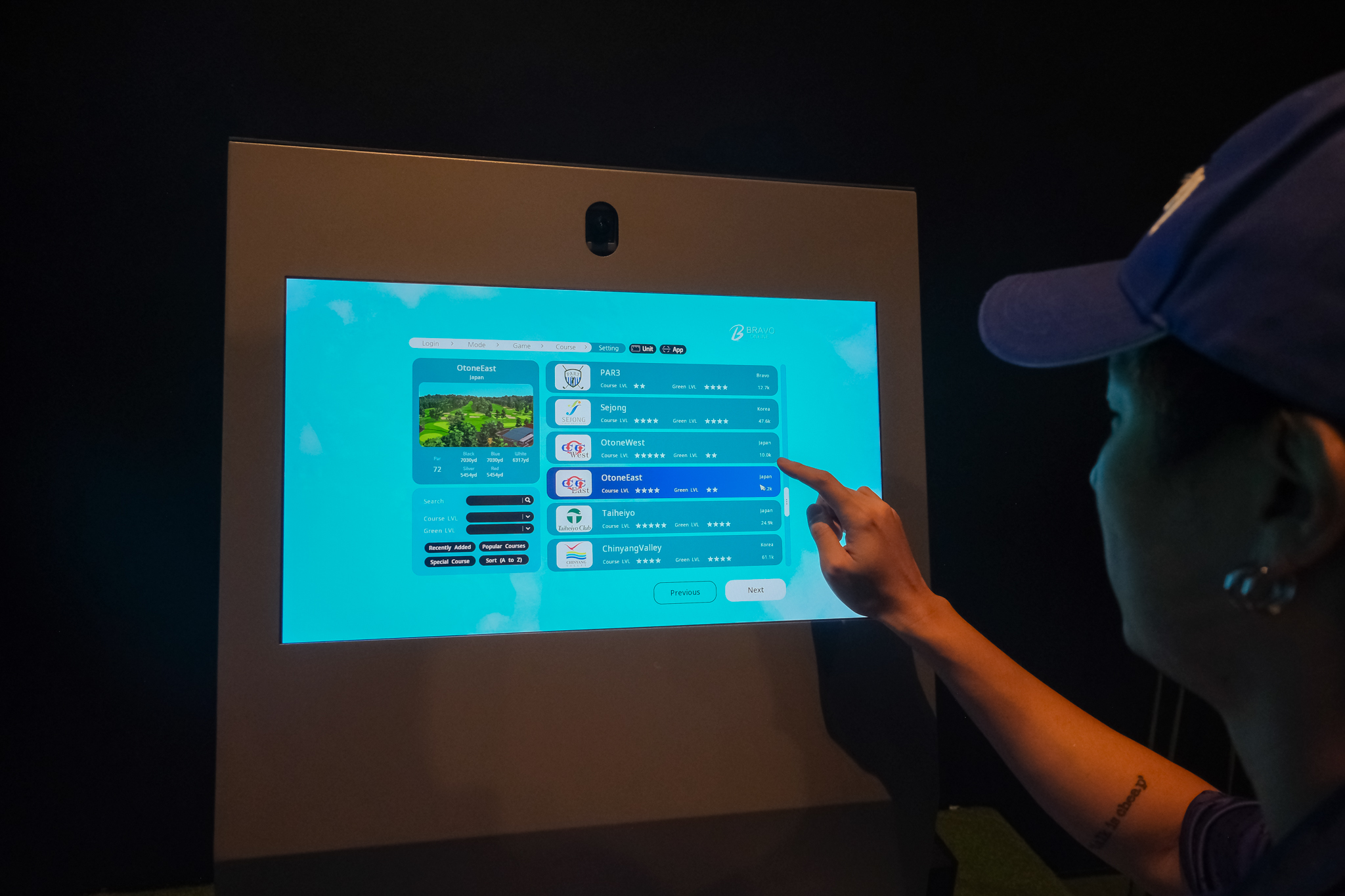 Flow Golf สนามกอล์ฟเสมือนจริงสุดล้ำย่านสะพานใหม่
