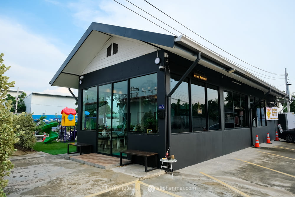 Shelter Pizza ร้านพิซซ่าเตาถ่าน